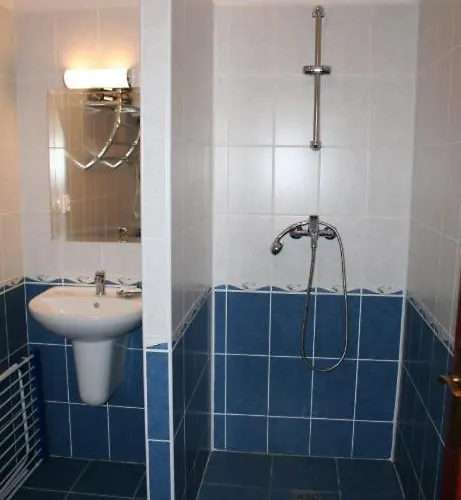 Patio بوتينْتْسِ