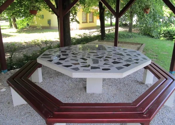 Patio * بوتينْتْسِ