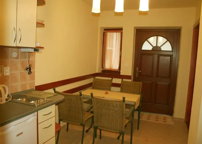 Patio شقة بوتينْتْسِ